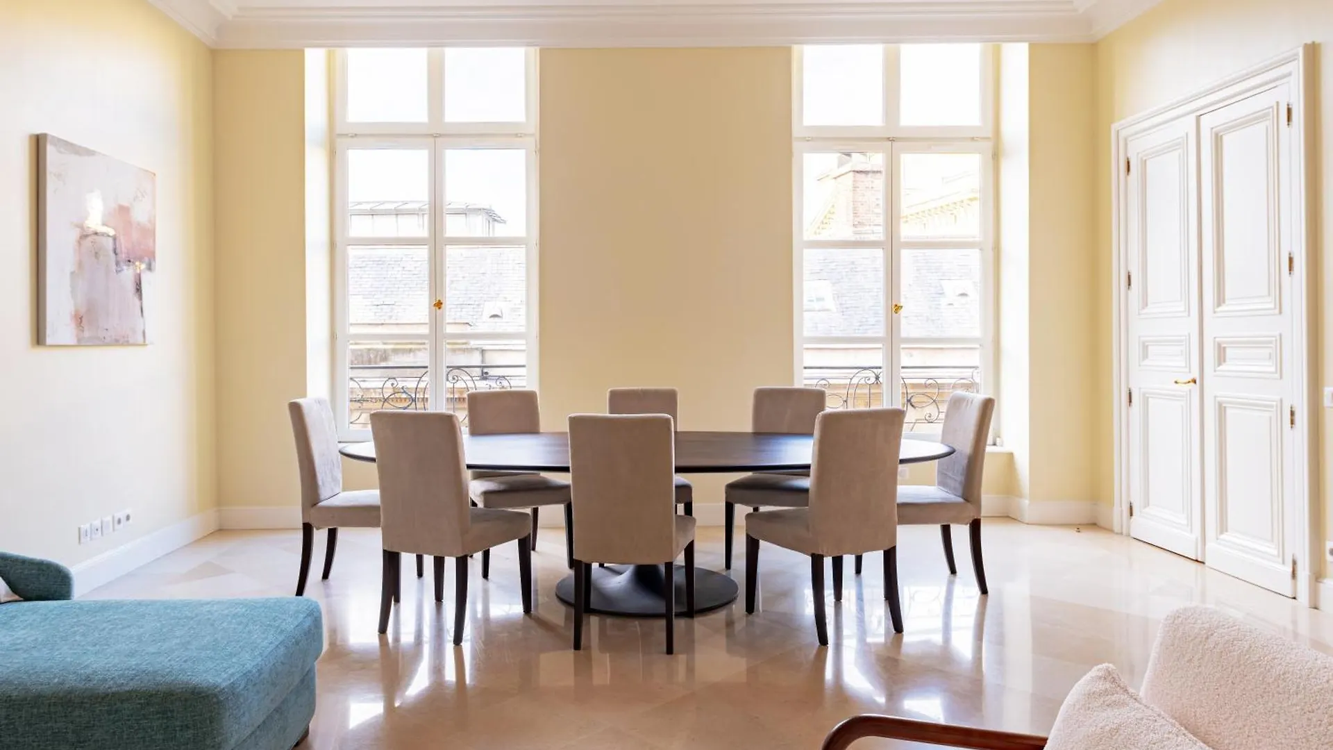 Timeless Elegance In Apartment Paris